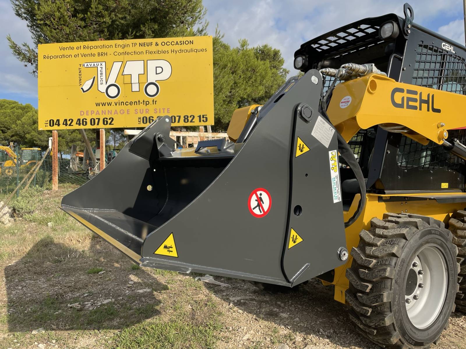 Godet 4en1 drott Bobcat Chargeur VTP 13 ARLES