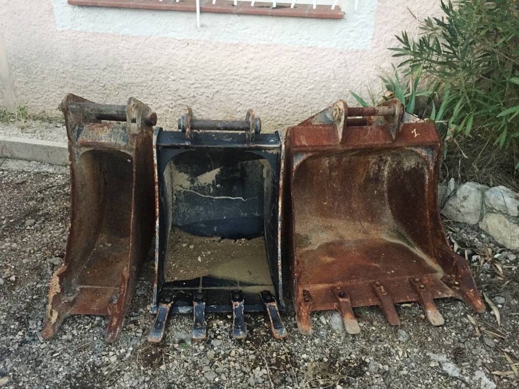 Godet occasion tracto pelle Hidromek 13340 Rognac