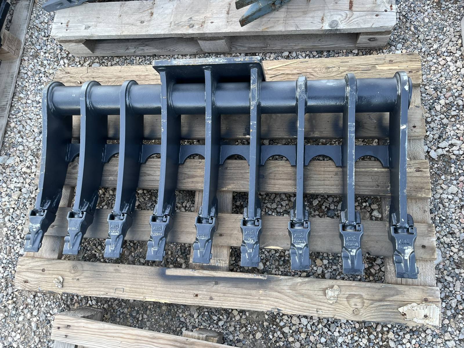 Râteau 1000mm pour pelle de 1T5 à 3T