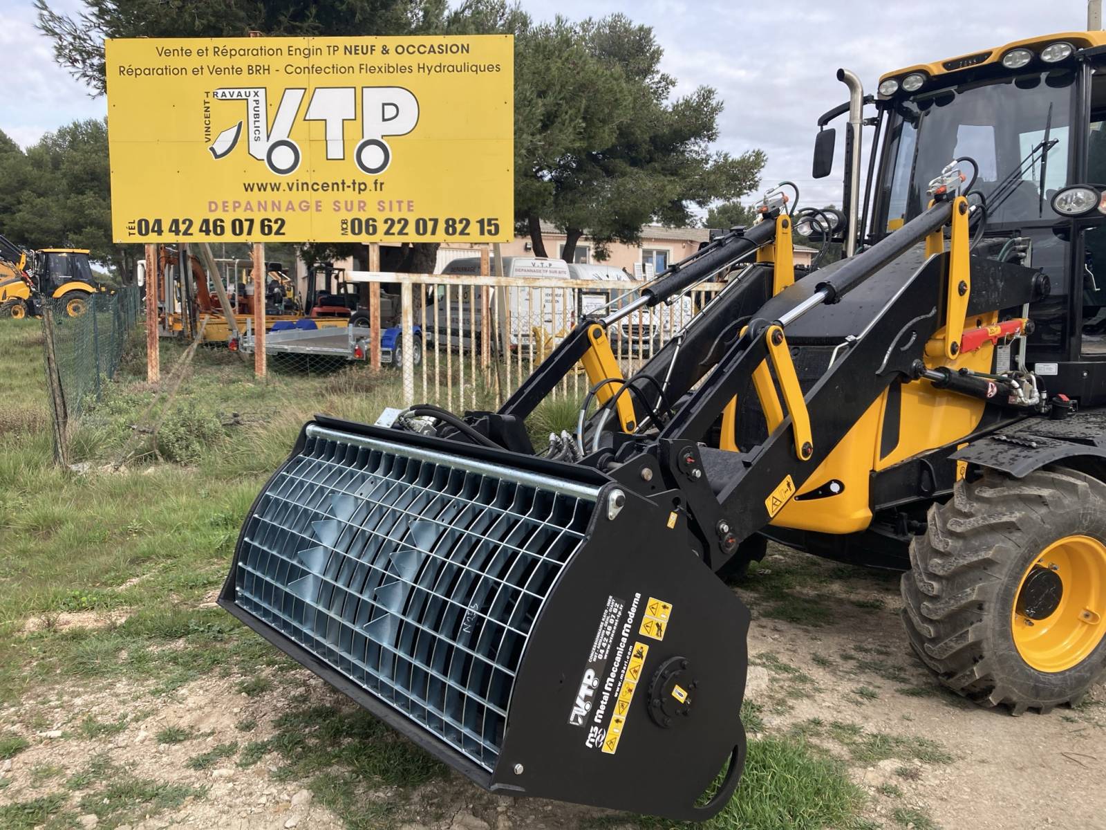 Godet malaxeur neuf BM600 pour tractopellle VINCENT TP 13340 rognac