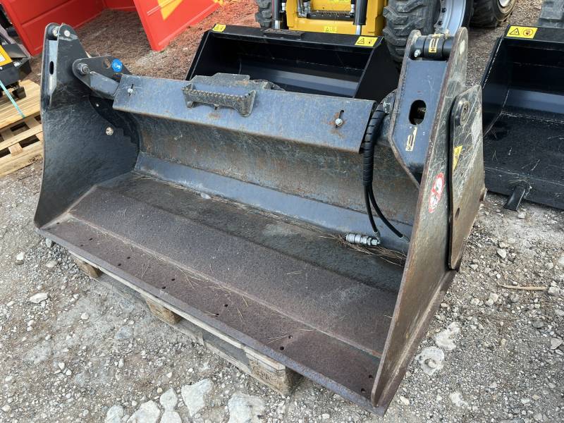 Godet 4en1 Uemme 1730mm type bobcat