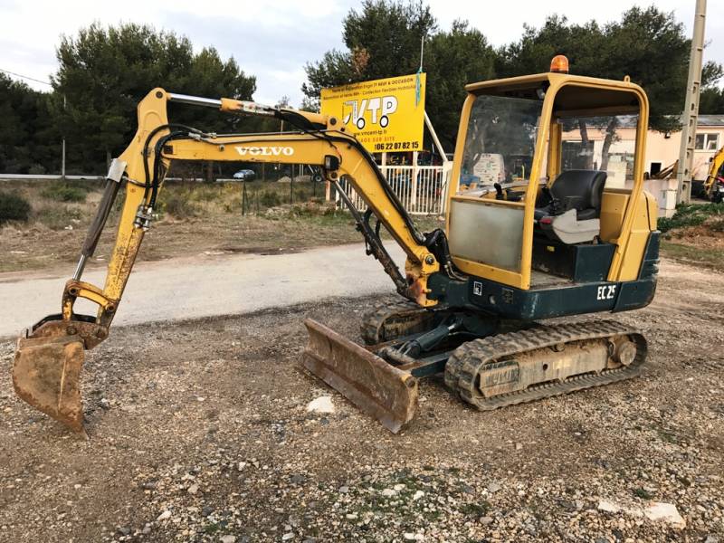 mini pelle occasion volvo ec25 VTP 13 MARSEILLE