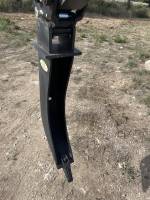 Godet banane neuf étroit mini pelle 13100 AIX EN PROVENCE