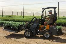 Mini Chargeuse GIANT D254SW TELE