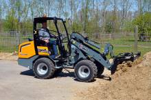 Mini Chargeuse GIANT G2700 HD